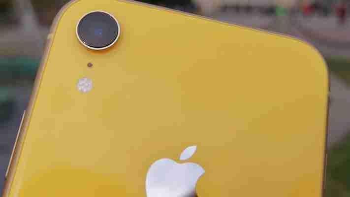 I levnější iPhone XR má skvělý foťák. Mezi jednookými je nejlepší
