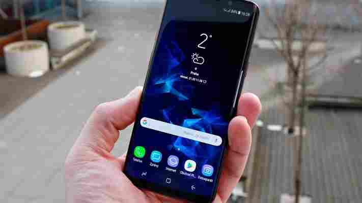 Některé Samsungy S9 mají vadné displeje. Nereagují na dotyk