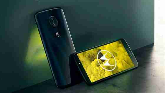 Na český trh dorazí levné smartphony Motorola s nadstandardní baterií