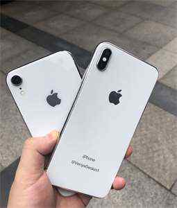 iPhone X v září dostane dva sourozence. Jeden bude větší, druhý levnější a takhle vypadají