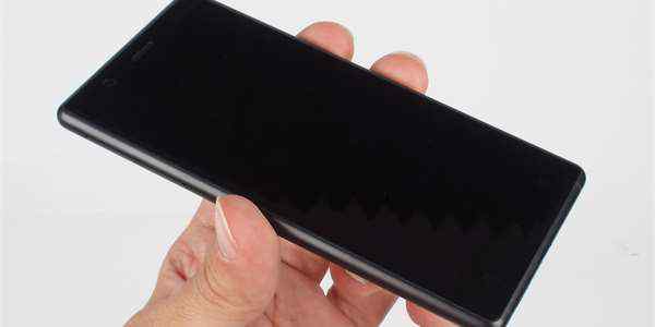Nokia 3: návrat legendy do řad levných smartphonů [recenze]